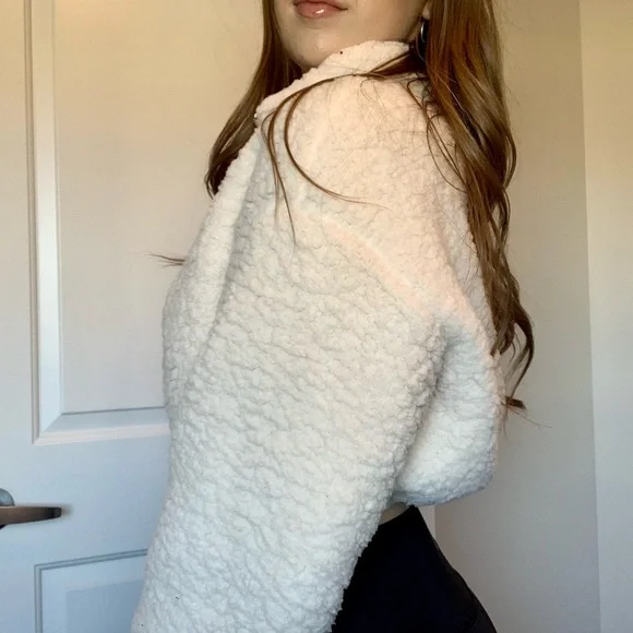 Cropped Sherpa Quarter Zip - Picture 3 of 6